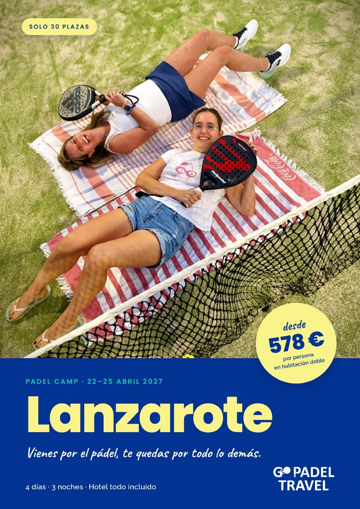 Participantes de Go Padel Camp Lanzarote en una pista de pádel
